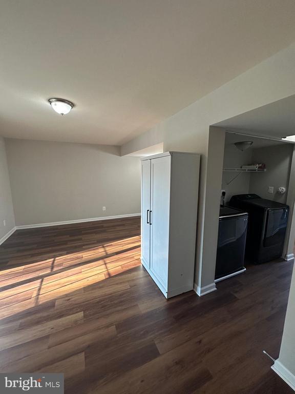 Building Photo - 2069 Tanglewood Dr