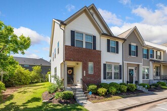 Building Photo - 11 Moss Grove Ln