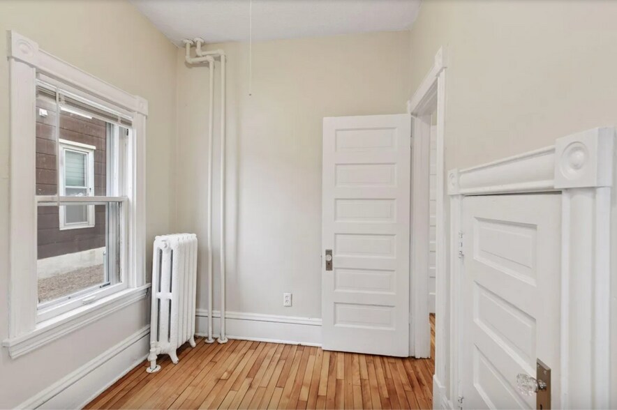 Building Photo - 2509 Aldrich Ave S