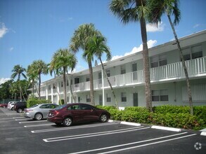 Building Photo - 2600 SW 22nd Ave