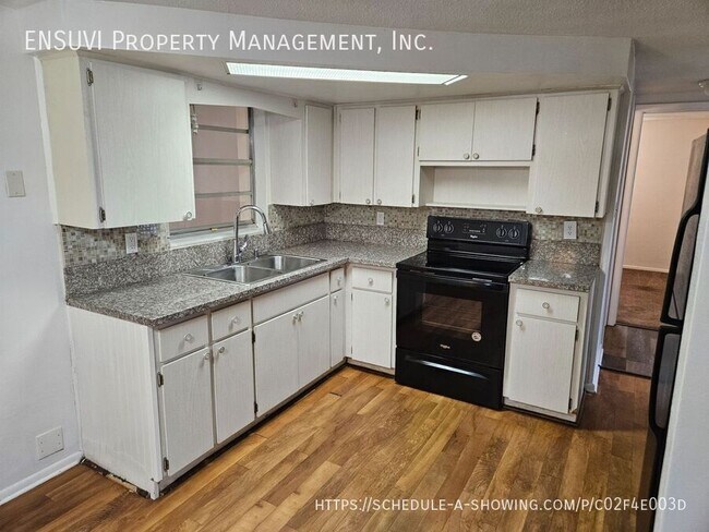Building Photo - 7705 Farmlawn Dr