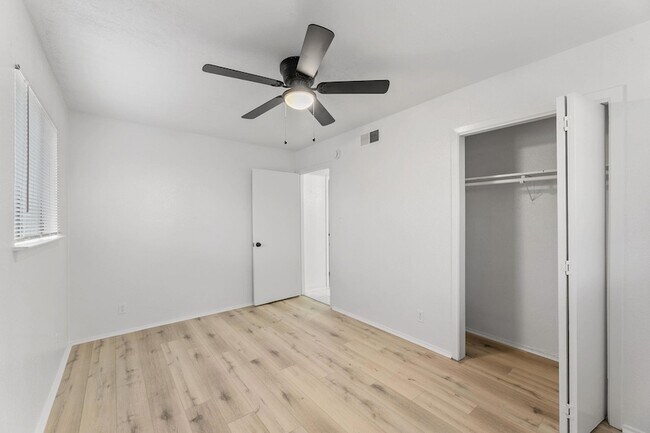 Building Photo - 11103 Renel Dr