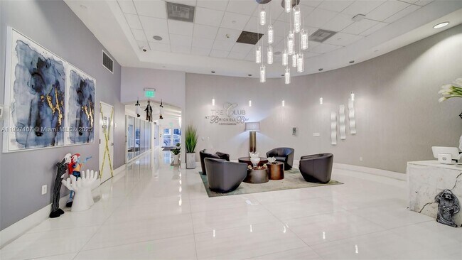 Building Photo - 1200 Brickell Bay Dr