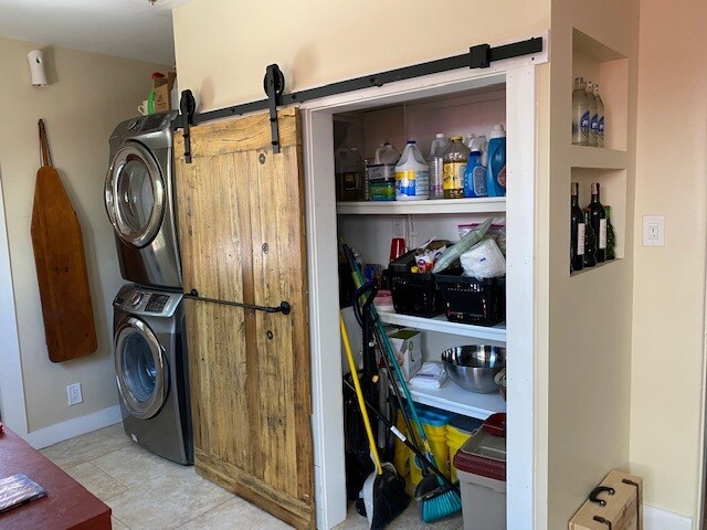 Washer/dryer & pantry - 1344 S Curson Ave