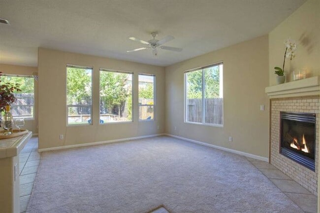 Building Photo - Beautiful Home in Natomas Park