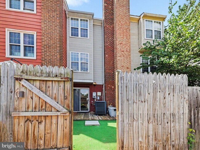 Building Photo - 13849 Constitution Ct