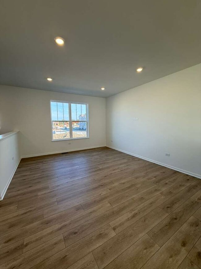 Building Photo - 25644 W Yorkshire Dr