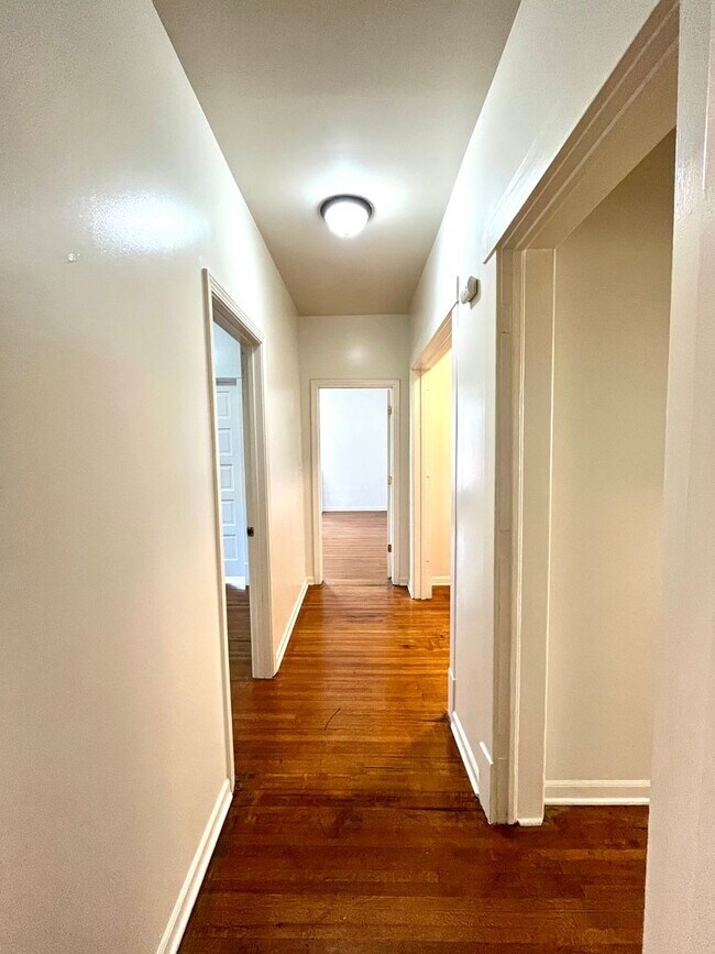 Building Photo - 307 Herkimer St