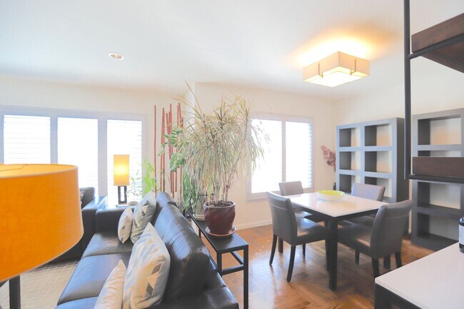 Building Photo - 140 Avalon Dr