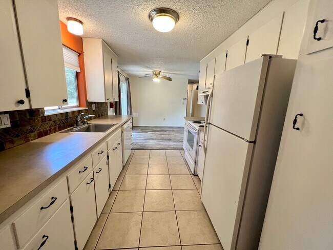 Building Photo - 4 Bedroom Home in Culdesac near CWU