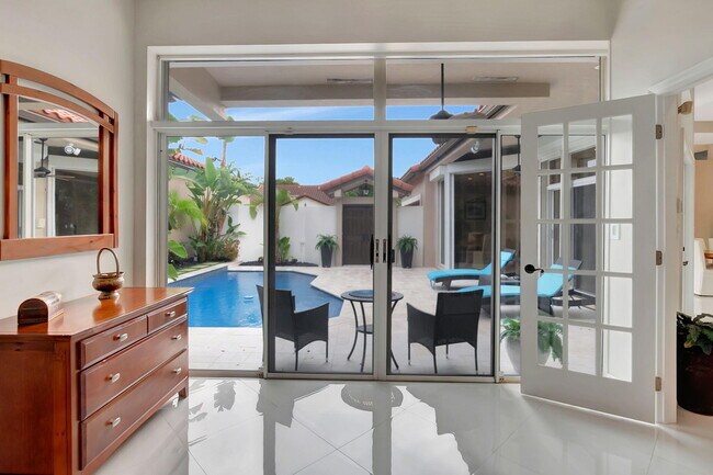 Building Photo - 23164 Via Stel