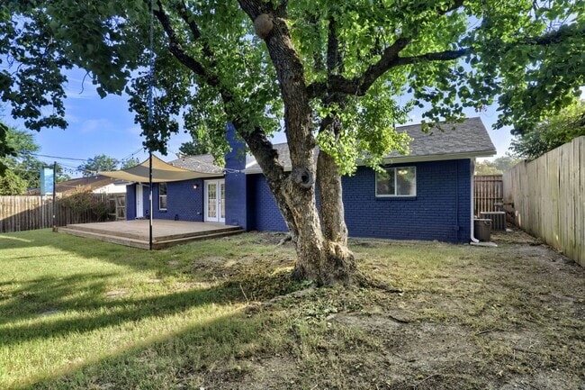 Building Photo - 5716 Wellington Dr