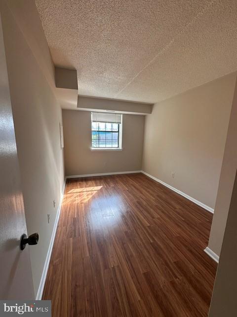 Building Photo - 2409 Pond View Dr