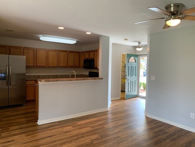 Building Photo - 1032 Bridgeport Way