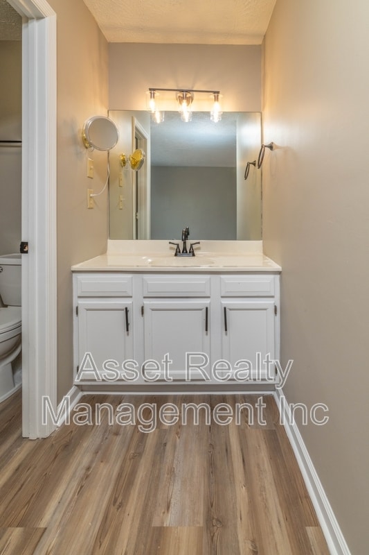 Building Photo - 4405 Greenfern Way