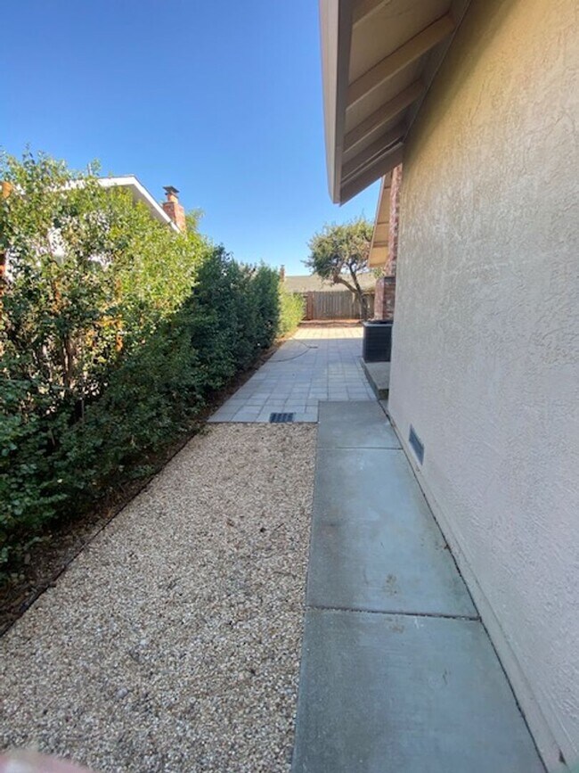Building Photo - FRESH REMODEL and LARGE YARD!