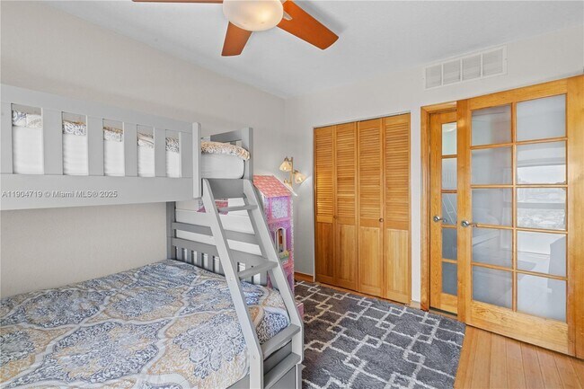 Building Photo - 3675 N Country Club Dr