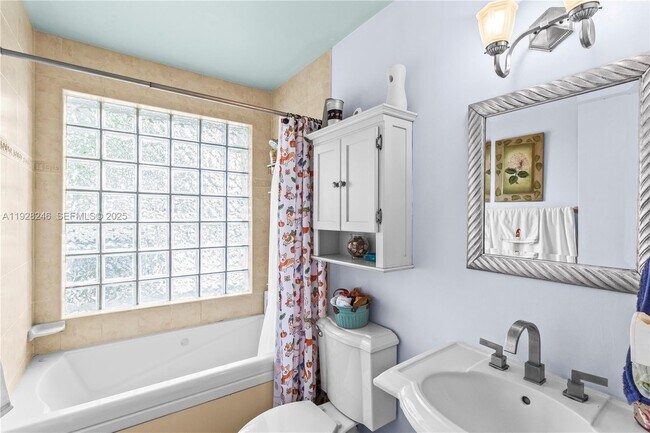 Building Photo - 7464 Pinewalk Dr S