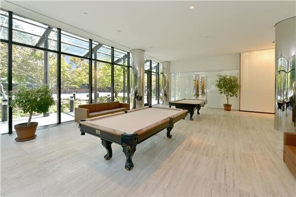 Building Photo - 420 East 61st Street