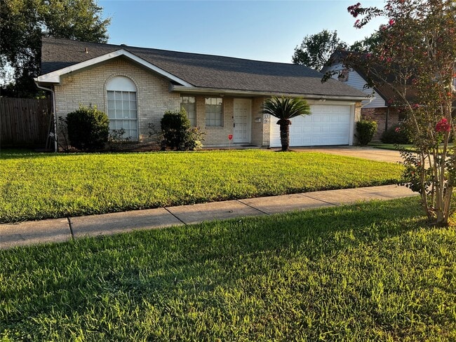 Building Photo - 4003 Brownstone Ln