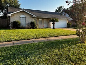 Building Photo - 4003 Brownstone Ln