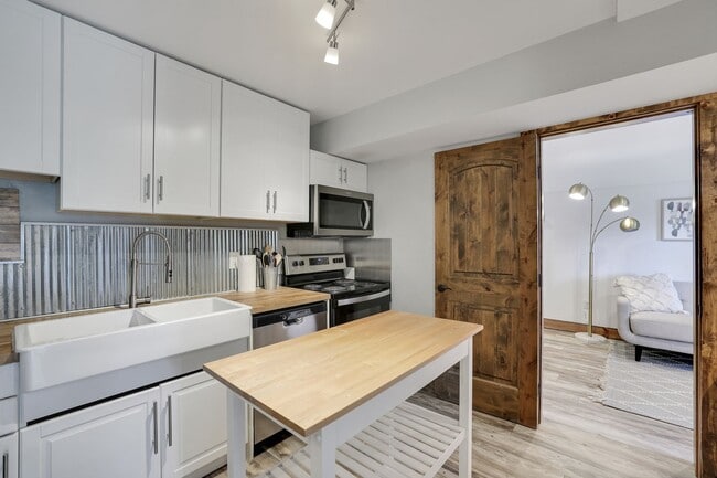 Building Photo - Gorgeous Lock-off on top of Mt Baldy, 2BD/2BA