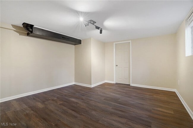 Building Photo - 7429 Sylvan Dr