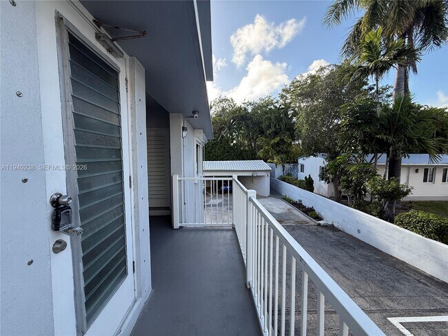 Building Photo - 10178 Collins Ave