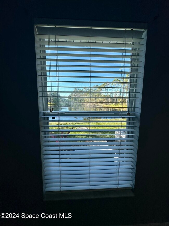 Building Photo - 2461 Stratford Pointe Dr