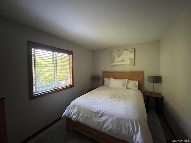 Building Photo - 150 Clipper Way