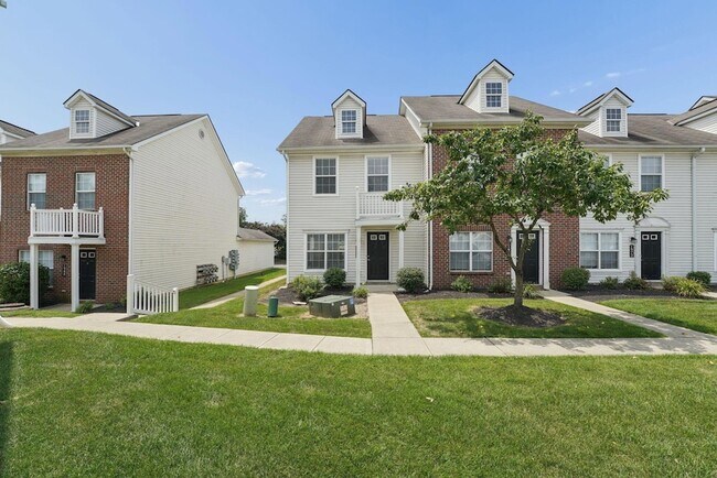 Building Photo - 2068 Opal St