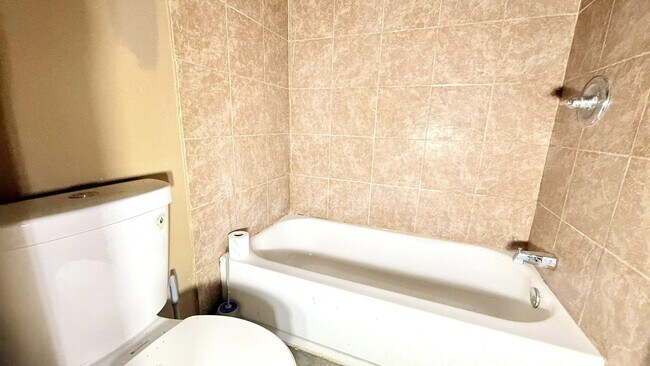 Building Photo - 1001 N Lost Creek Loop