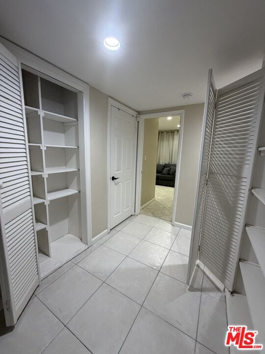 Building Photo - 10609 Reseda Blvd