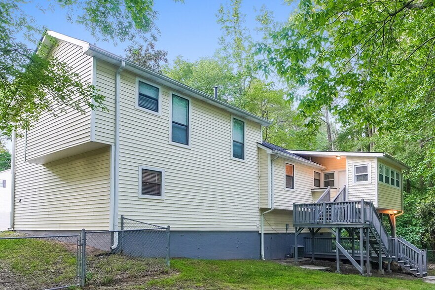 Building Photo - 3035 Sumit Wood Dr NW
