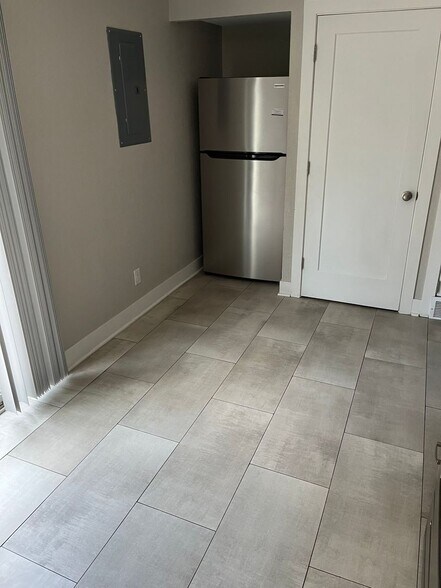 Building Photo - 1602 Garfield Ave