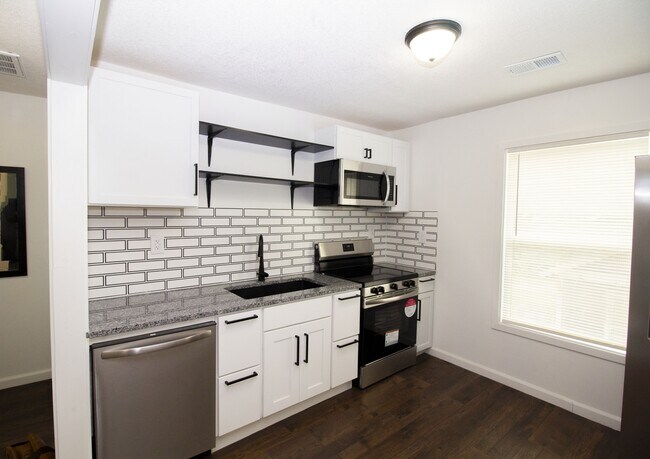 Building Photo - 2909 Topping Ave