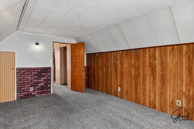 Building Photo - 3 Bedroom Bungalow - $1300