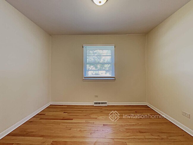 Building Photo - 334 Martin Dr