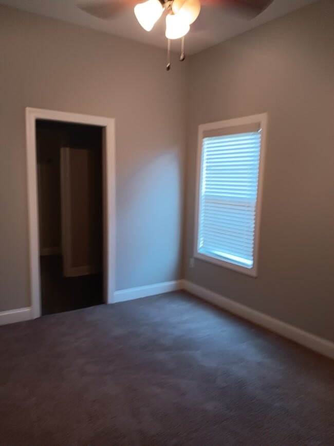 Building Photo - 173 Putters Dr