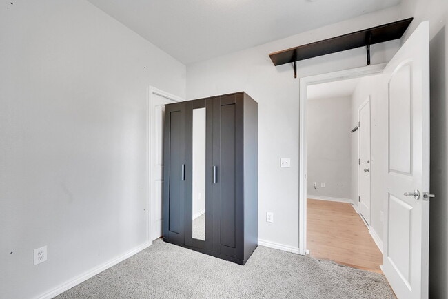 Building Photo - $2,395 - 2 Bed, 1 Bath Home in Denver with...