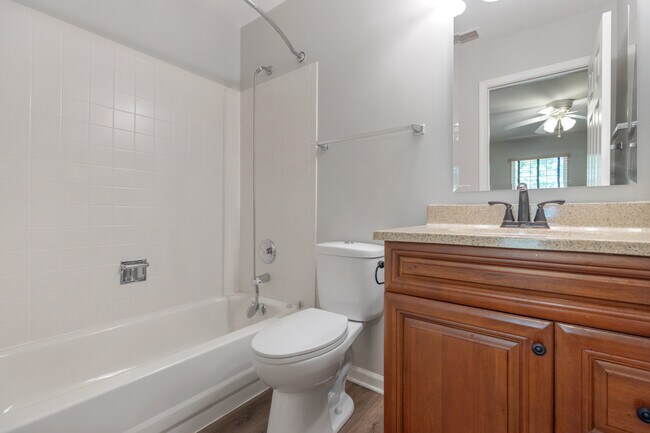Building Photo - 1127 Orleans Dr