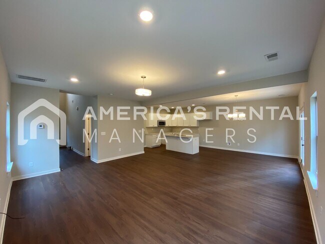 Building Photo - 7950 St.James Dr