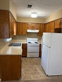 Building Photo - 216 Calumet Dr