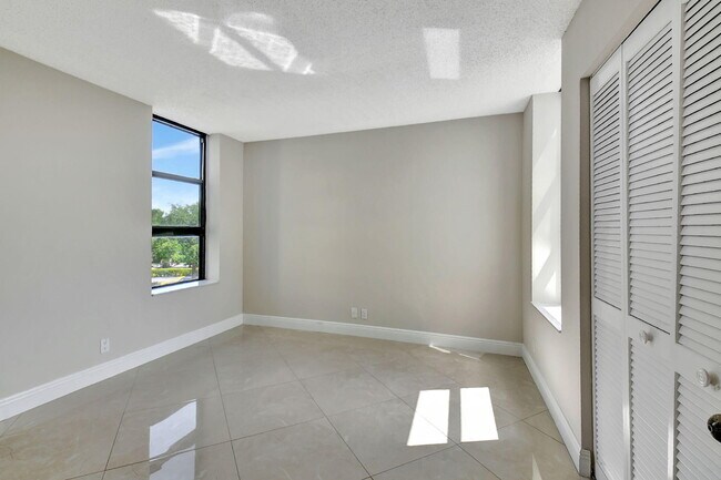 Building Photo - 6372 La Costa Dr