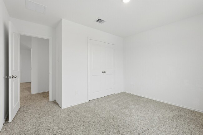 Building Photo - 17719 Winfall Dr