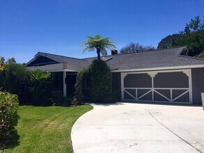 Building Photo - Single story 3 BR/2 BA with 2-Car Garage i...