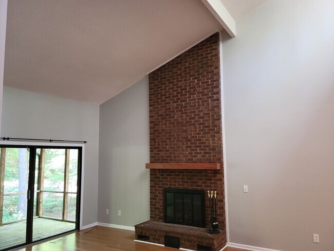 Building Photo - 1811 Irish Blvd