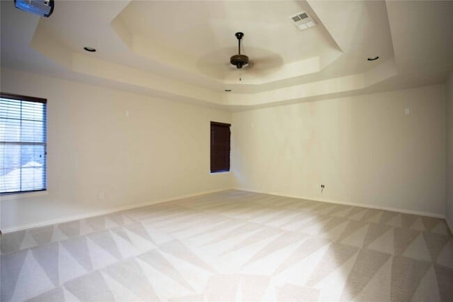 Building Photo - 136 Merideth Dr