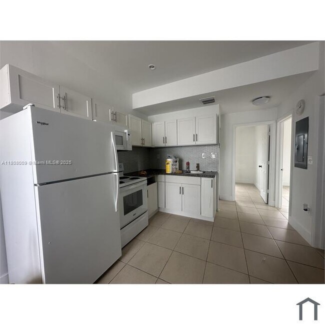 Building Photo - 1136 NW 55th St