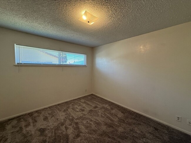 Building Photo - Orcutt Single Story Ranch Style Home Near Waller Park/Highway 135